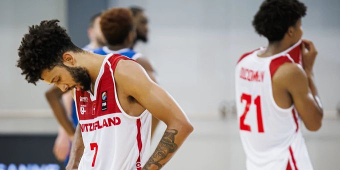 Die Schweizer Basketballer ziehen gegen den Kosovo den Kürzeren. Basketball
