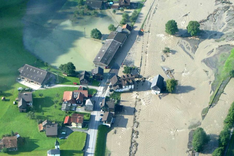 An die extreme Schadenssumme nach den verheerenden Überschwemmungen im Jahr 2005 reichen die neuen Gewitter aber nicht heran.