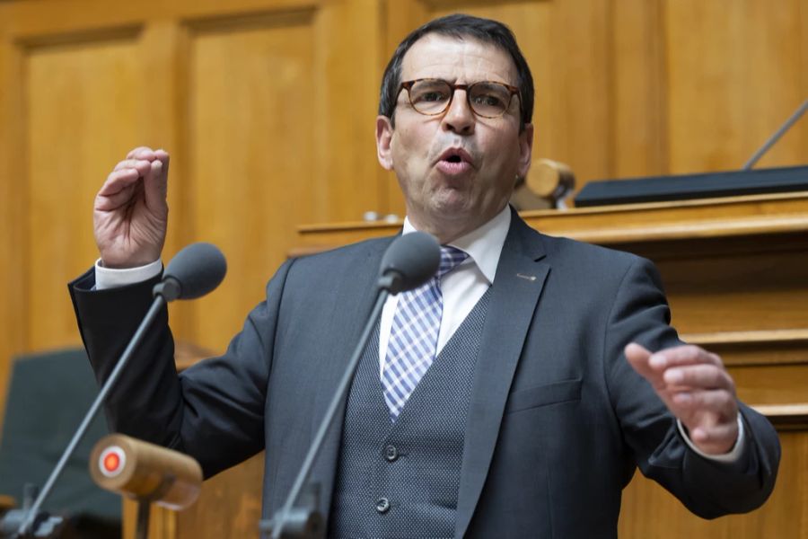 Nationalrat Matthias Jauslin (FDP/AG) spricht während der Sondersession der Eidgenössischen Räte. (Archivbild)