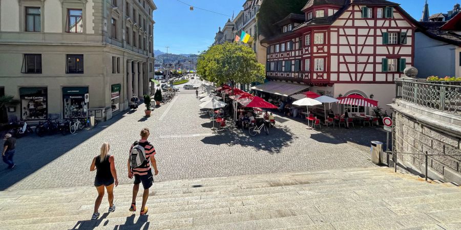 Die St. Leodegarstrasse in der Stadt Luzern.