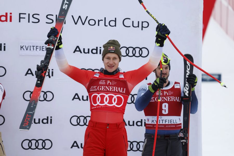 Marco Odermatt ist auch in diesem Winter das Mass aller Dinge. Er führt den Gesamtweltcup klar an.