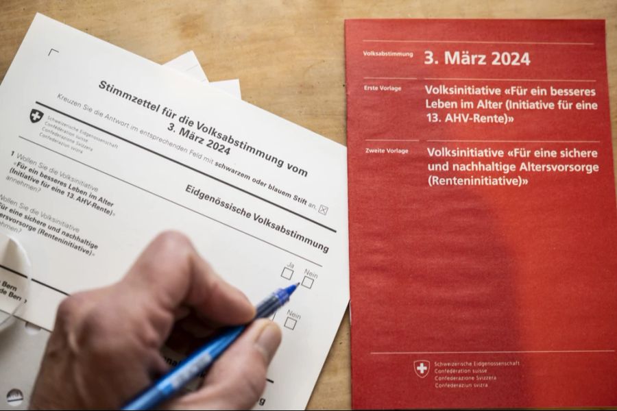 Am 3. März hat die Schweizer Stimmbevölkerung entschieden: Ab Januar 2026 sollen Rentnerinnen und Rentner hierzulande eine zusätzliche Monatsrente erhalten. (Symbolbild)