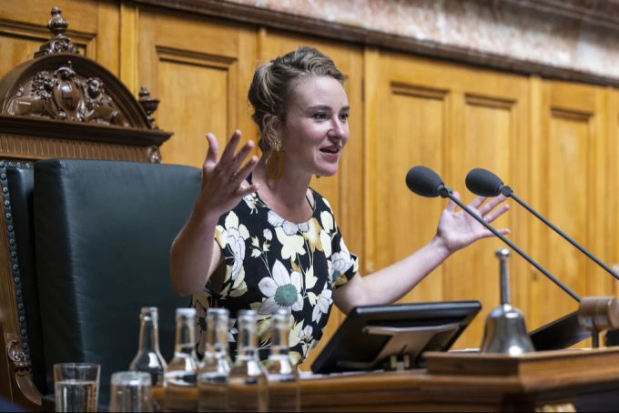 Die Aargauer Nationalrätin Irène Kälin will ihre Beteiligung an einem Co-Präsidium der Grünen auch nicht ausschliessen. Sie wolle aber anderen den Vortritt lassen. (Archivbild) Grüne Parteipräsidium Glättli Nachfolge