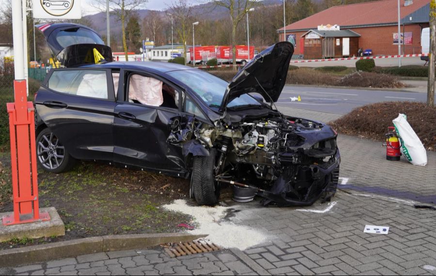 In Seesen kollidierte er mit einem anderen Auto, dort konnte ihn die Polizei festnehmen.