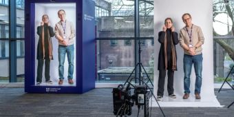 Hologramm Mann Frau Universität Übertragung