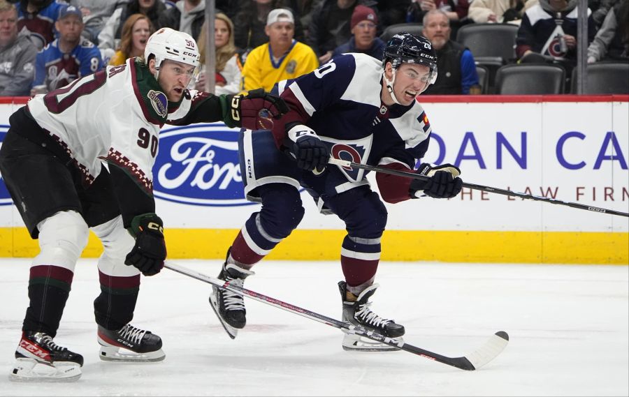 Bei den Coyotes steht auch der Schweizer Janis Moser (l.) unter Vertrag.