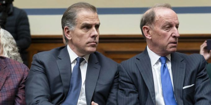Die Korruptionsvorwürfe eines ehemaligen FBI-Informanten gegen Hunter Biden (links) sollen frei erfunden worden sein. fbi informant
