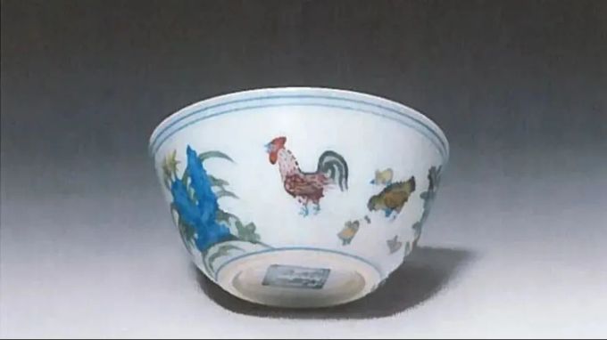 Dieses Schälchen aus der Ming-Dynastie bleibt nach dem Einbruch weiterhin verschwunden. Ming