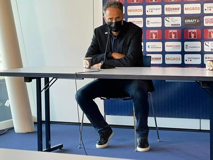 Massimo Rizzo, Trainer vom FC Zürich, ist die Ernüchterung nach der Pleite ins Gesicht geschrieben. FC Zürich