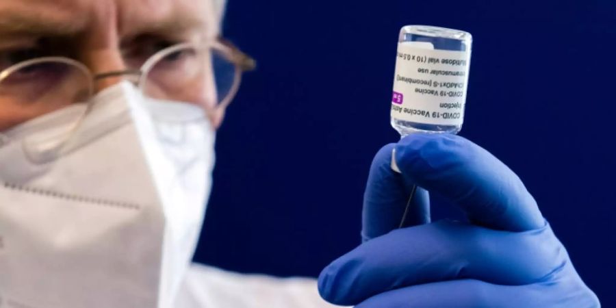 Einige Länder haben die Astrazeneca-Impfungen ausgesetzt