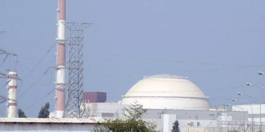 Das iranische Atomkraftwerk Buschehr. Die Führung in Teheran hat vergangene Woche den Zugang der Inspektoren der IAEA zu den Atomanlagen im Land eingeschränkt. Foto: ABEDIN TAHERKENAREH/epa/dpa