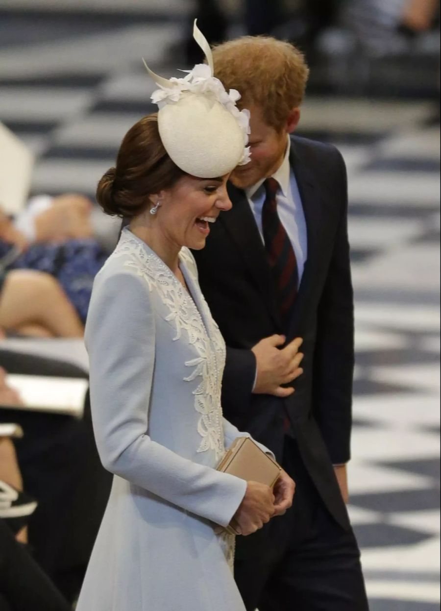 Herzogin Kate und Prinz Harry (hier 2016) waren eng befreundet. (Archivbild)