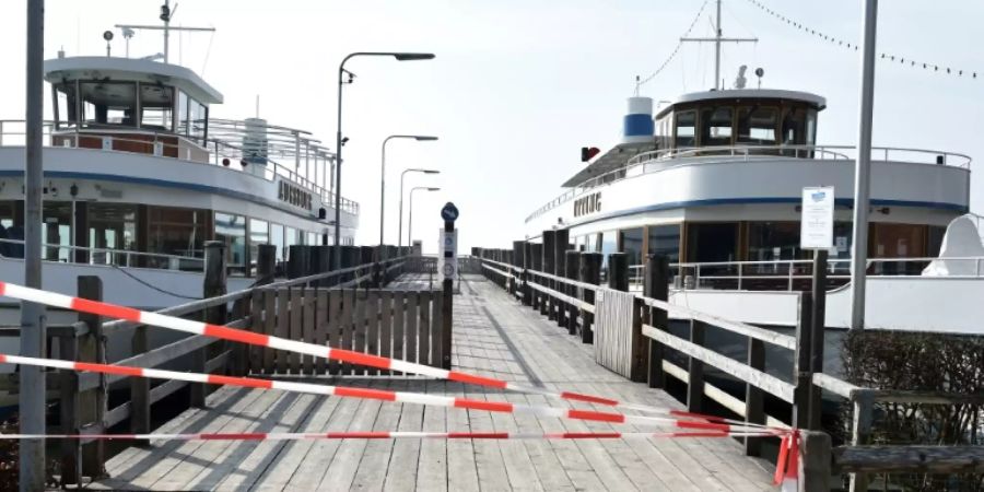 Verwaiste Touristenboote in Bayern