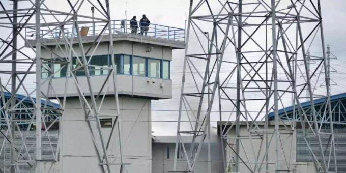 Erst im Februar waren bei heftigen Zusammenstössen Dutzende Menschen getötet worden. Foto: Marcos Pin Mendez/dpa/Archiv Gefängnis