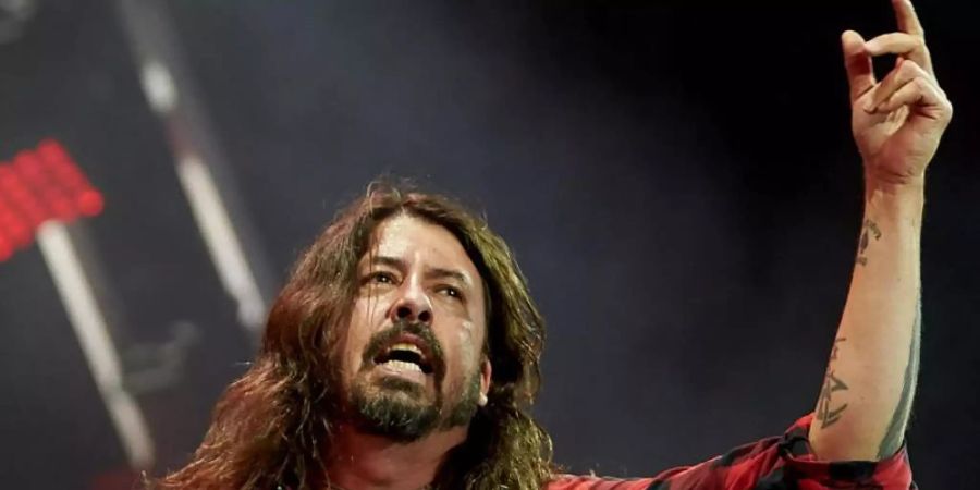 Foo-Fighters-Frontmann Dave Grohl blickt zurück. Foto: Thomas Frey/dpa