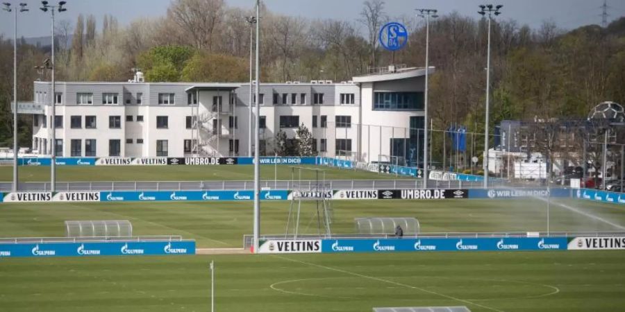 Nach einem positiven Corona-Schnelltest wurde das Schalke-Training abgesagt. Foto: Bernd Thissen/dpa