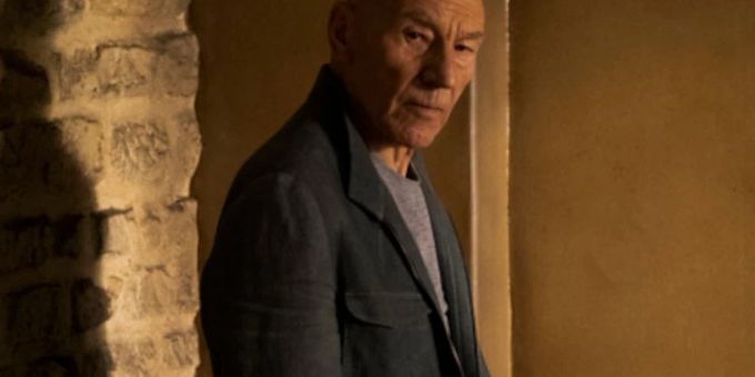 Patrick Stewart mimt einmal mehr Sternenflotten-Ikone Jean-Luc Picard. Patrick Stewart mimt einmal mehr Sternenflotten-Ikone Jean-Luc Picard.