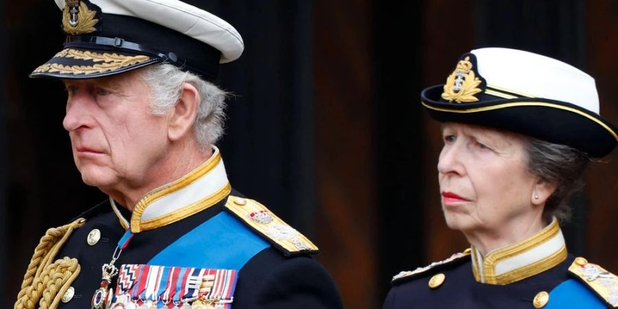 König Charles III. und Prinzessin Anne übernehmen nun Aufgaben ihrer verstorbenen Mutter.