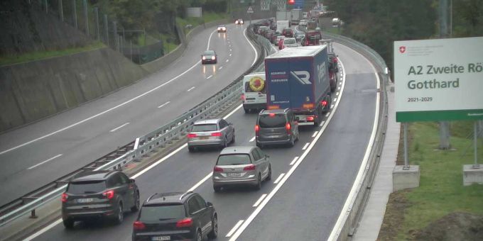 Herbstferien-Beginn - Zwölf Kilometer Stau vor dem Gotthard