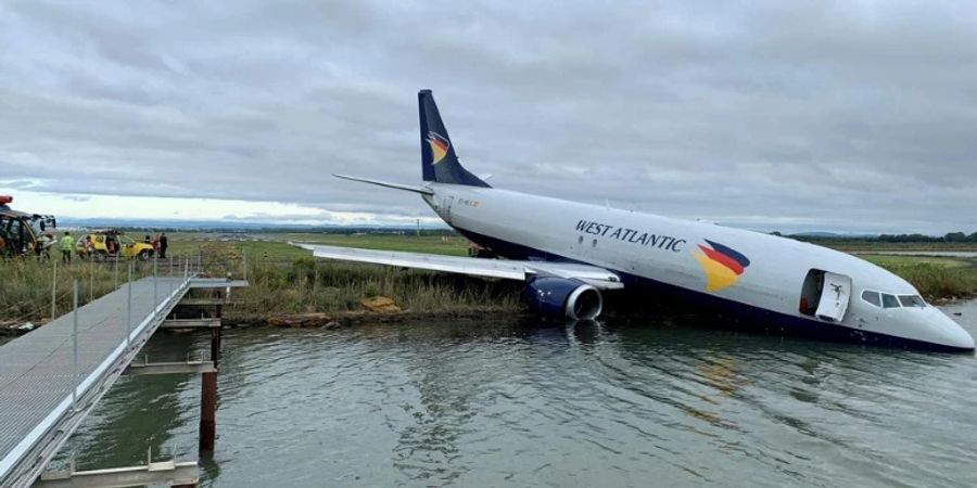 Das Flugzeug nach der Bruchlandung in Montpellier