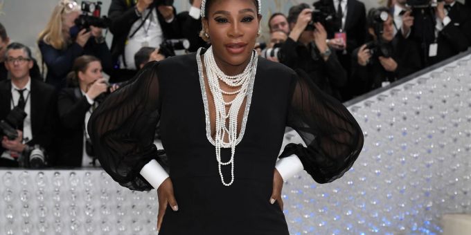 Serena Williams bei der Eröffnung der Ausstellung «Karl Lagerfeld: A Line of Beauty» im New Yorker Metropolitan Museum of Art. Serena Williams bei der Eröffnung der Ausstellung «Karl Lagerfeld: A Line of Beauty» im New Yorker Metropolitan Museum of Art.