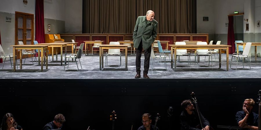 Was wird denn da gespielt? Wieder im Spielplan des Theater Basel: Carl Maria von Webers «Der Freischütz» in der Inszenierung von Christoph Marthaler.