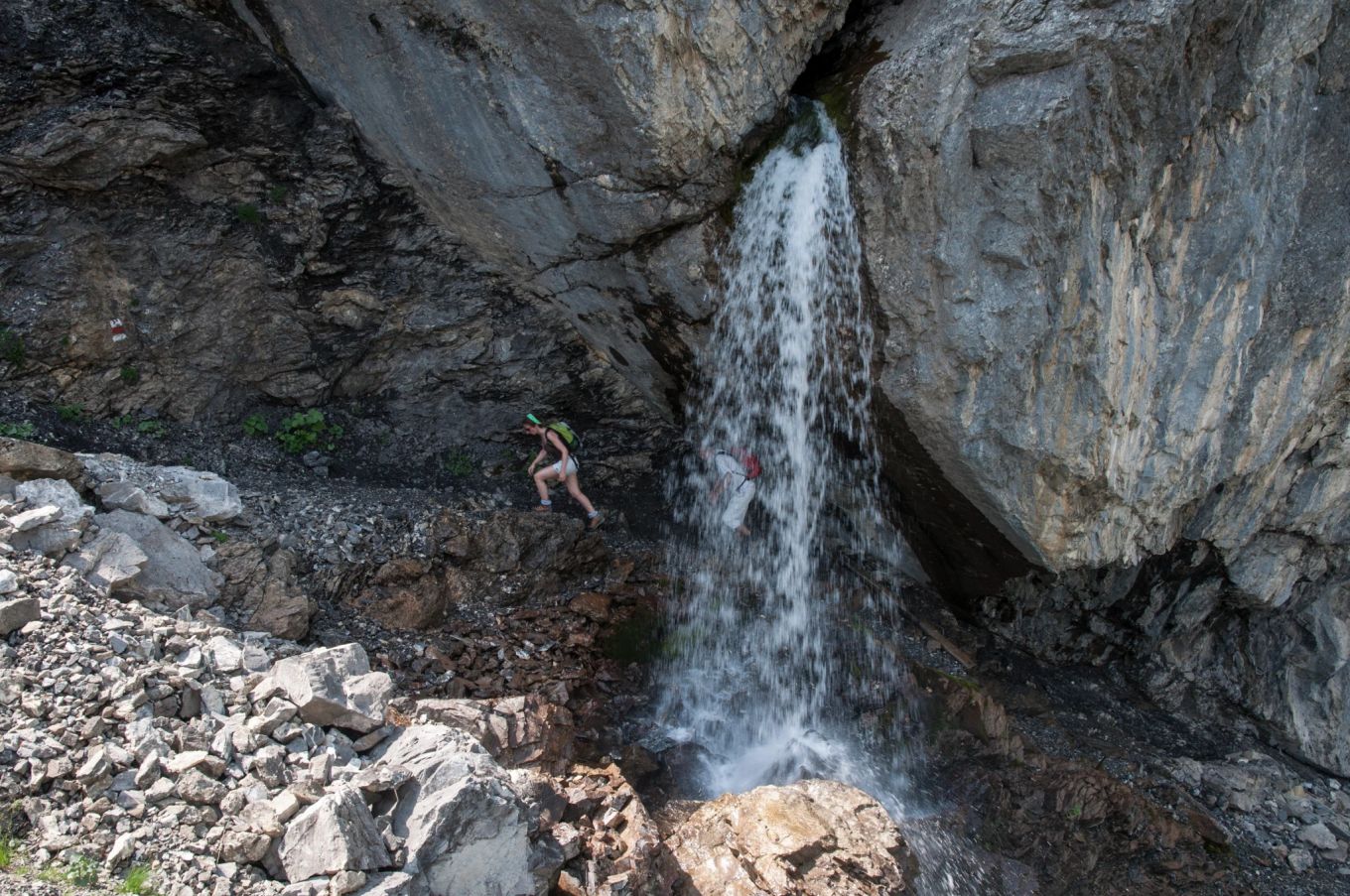 F nf Wanderungen Zu Spektakul ren Schweizer Wasserf llen Nau ch