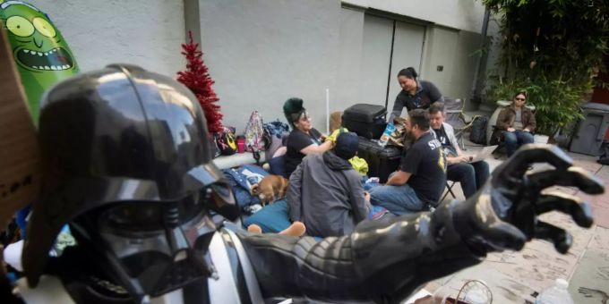 Star Wars-Fans vor dem «Chinese Theatre» Star Wars: der aufstieg skywalkers