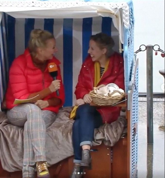 Das Wetter zeigte sich im ZDF Fernsehgarten nicht von seiner besten Seite. zdf fernsehgarten