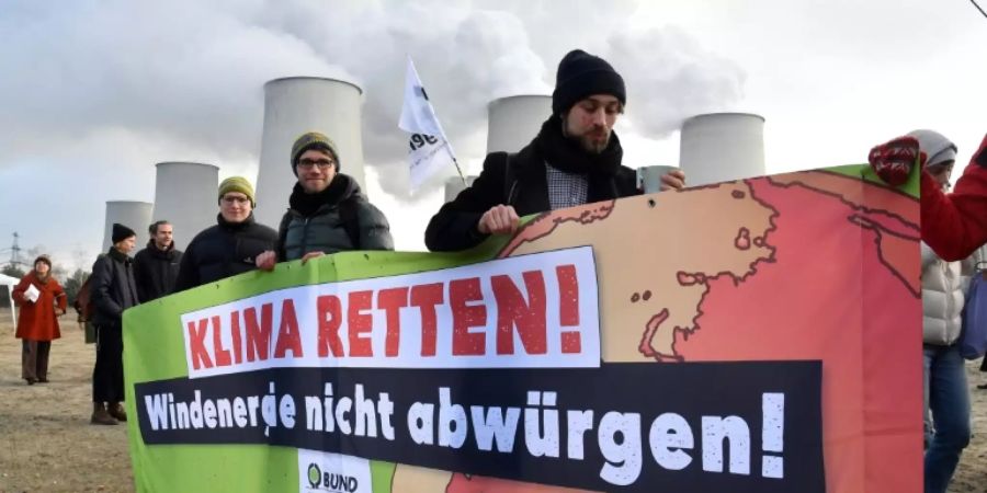 Demonstranten warnen vor Abwürgen der Windkraft