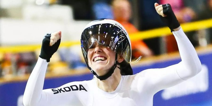 Die deutsche Bahnradsportlerin Franziska Brausse jubeüber den EM-Titel. Foto: Vincent Jannink/ANP/dpa