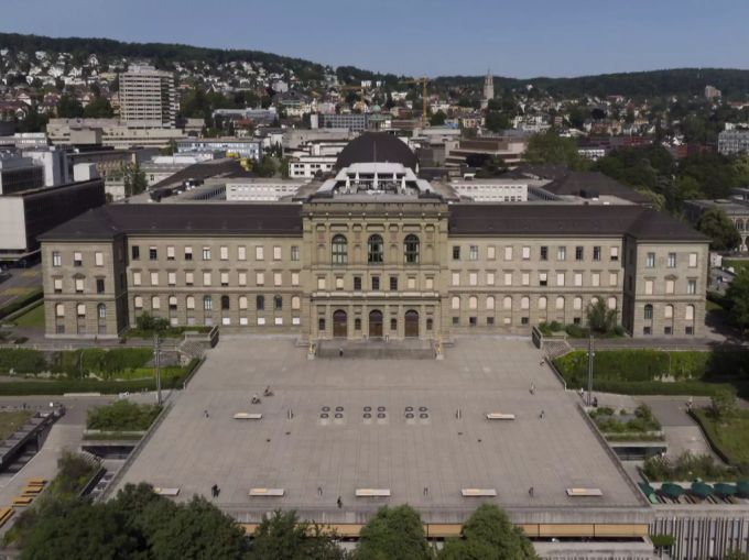 Hauptgebäude der Eidgenössischen Technischen Hochschule ETH Zürich. eth zürich