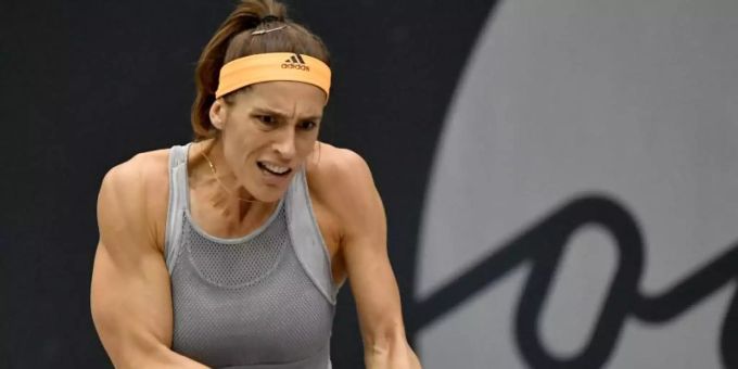 Ist beim Tennis-Turnier in Linz im Halbfinale ausgeschieden: Andrea Petkovic. Foto: Barbara Gindl/APA/dpa Ist beim Tennis-Turnier in Linz im Halbfinale ausgeschieden: Andrea Petkovic. Foto: Barbara Gindl/APA/dpa
