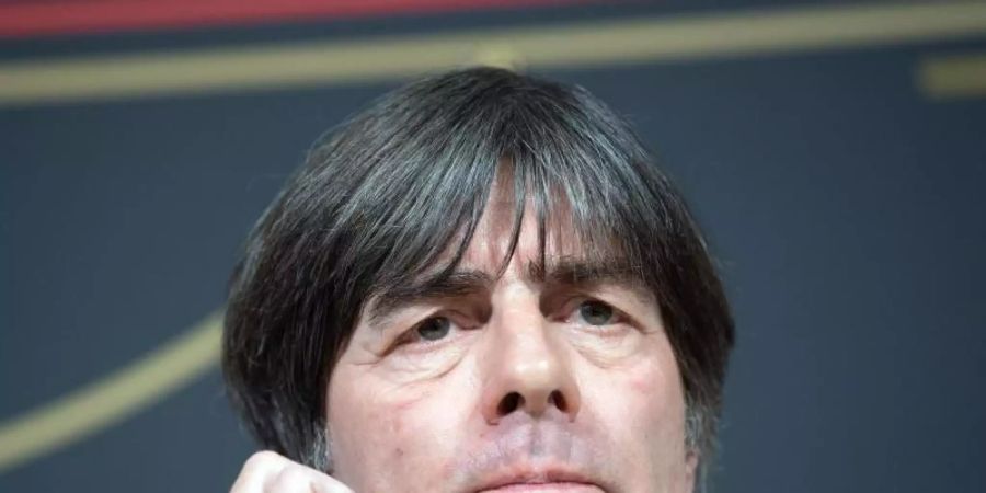 Bundestrainer Joachim Löw muss den Endspurt in der EM-Qualifikation ohne den Dortmunder Marco Reus bestreiten. Foto: Federico Gambarini/dpa