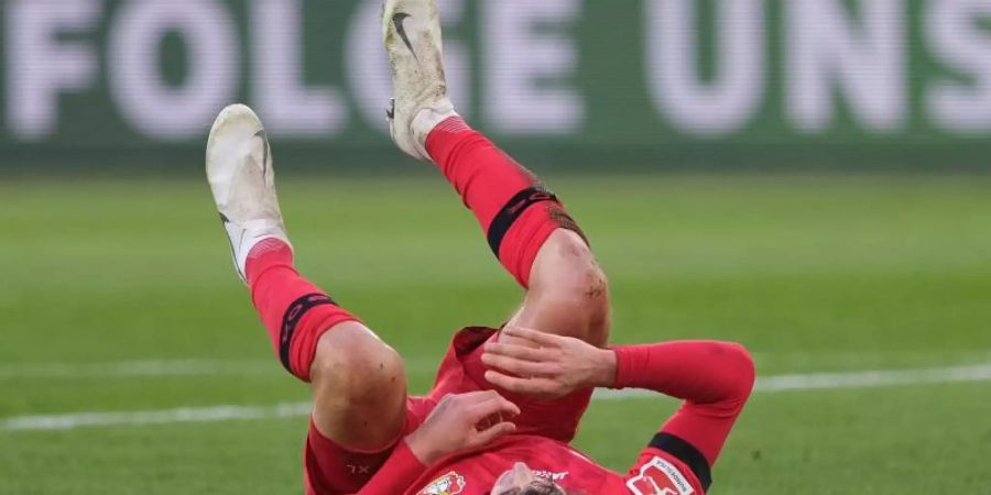 Der Leverkusener Kai Havertz verletzte sich in Wolfsburg. Foto: Peter Steffen/dpa