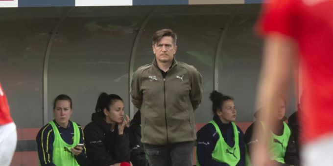 Nationalmannschafts-Coach Nils Nielsen will heute einen weiteren Sieg der Schweizerinnen beobachten. Schweizer Frauen-Nati