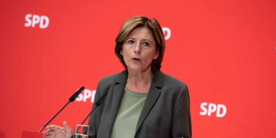 Malu Dreyer Mitte September in Berlin. Die kommissarische SPD-Chefin hält auch Wirtschaftssanktionen gegen die Türkei für möglich. Foto: Bernd von Jutrczenka/dpa