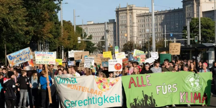 Klimaaktivisten demonstrieren in Leipzig