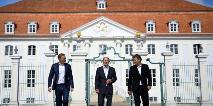 Lindner, Scholz und Habeck auf Schloss Meseberg Lindner, Scholz und Habeck auf Schloss Meseberg