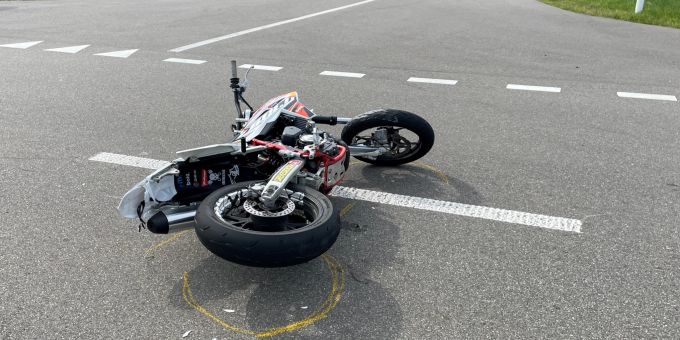 Der Motorradfahrer in Ettenhausen TG wurde leicht verletzt. Der Motorradfahrer wurde leicht verletzt.