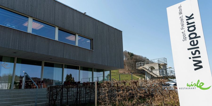 Das Sport- und Freizeitzentrum Wislepark am Sportweg 10 in Worb.