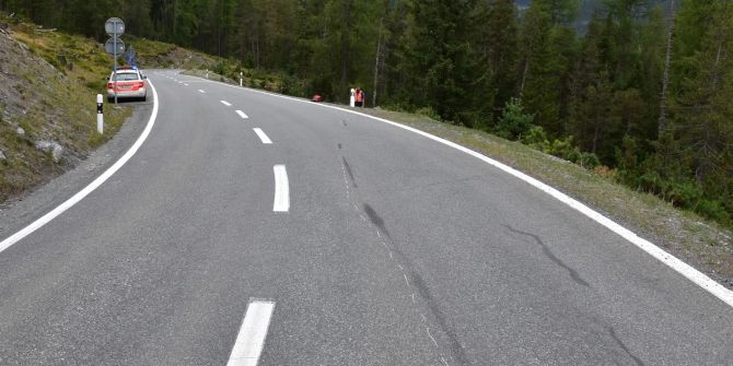 Zernez: Motorradfahrer bei Verkehrsunfall verletzt