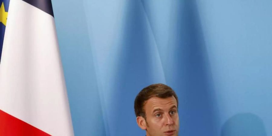 Hat mit seinem «Hirntod»-Attest für viel Wirbel in der Nato gesorgt: Frankreichs Präsident Emmanuel Macron. Foto: Ludovic Marin/POOL AFP/AP/dpa