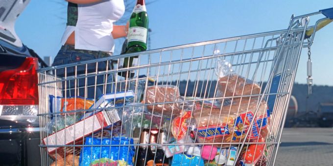 Einkaufswagen im deutschen Grenzstädtchen Rheinfelden. (Symbolbild) Einkaufstourismus