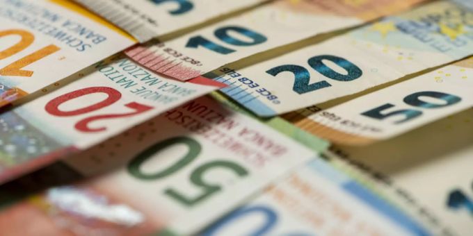 Der Geschäftführer der GDL und dessen Assistentin haben Geld ohne Leistung bezogen. GDL