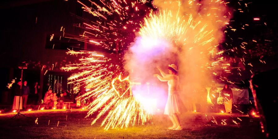 Abendliche Feuershow