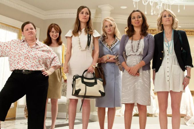 Auf diesem von Universal Pictures veröffentlichten Bild sind (von links) Melissa McCarthy, Ellie Kemper, Rose Byrne, Wendi McLendon-Covey, Maya Rudolph und Kristen Wiig in einer Szene aus «Brautalarm» zu sehen. Brautalarm