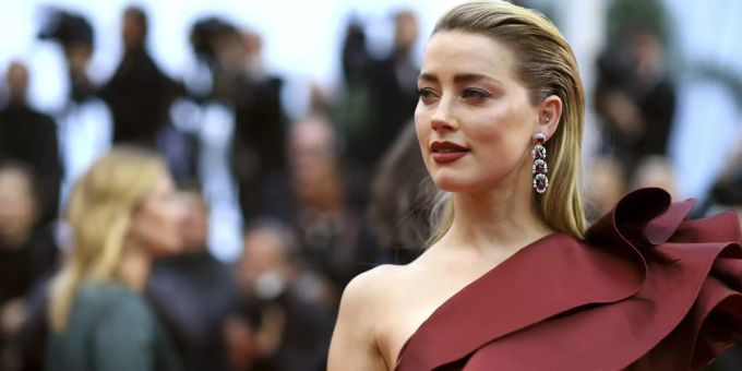 Amber Heard Teilt Susses Baby Bild