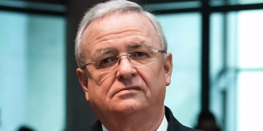 Martin Winterkorn, ehemaliger Vorstandsvorsitzender von Volkswagen, kommt als Zeuge zur Sitzung des Abgas-Untersuchungsausschusses des Deutschen Bundestages. (zu dpa «Marktmanipulations-Prozess gegen Ex-VW-Chef Winterkorn geplatzt»). Foto: Bernd von Jutrczenka/dpa