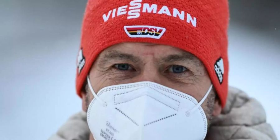 Bundestrainer der deutschen Ski-Kombinierer: Hermann Weinbuch. Foto: Hendrik Schmidt/dpa-Zentralbild/dpa